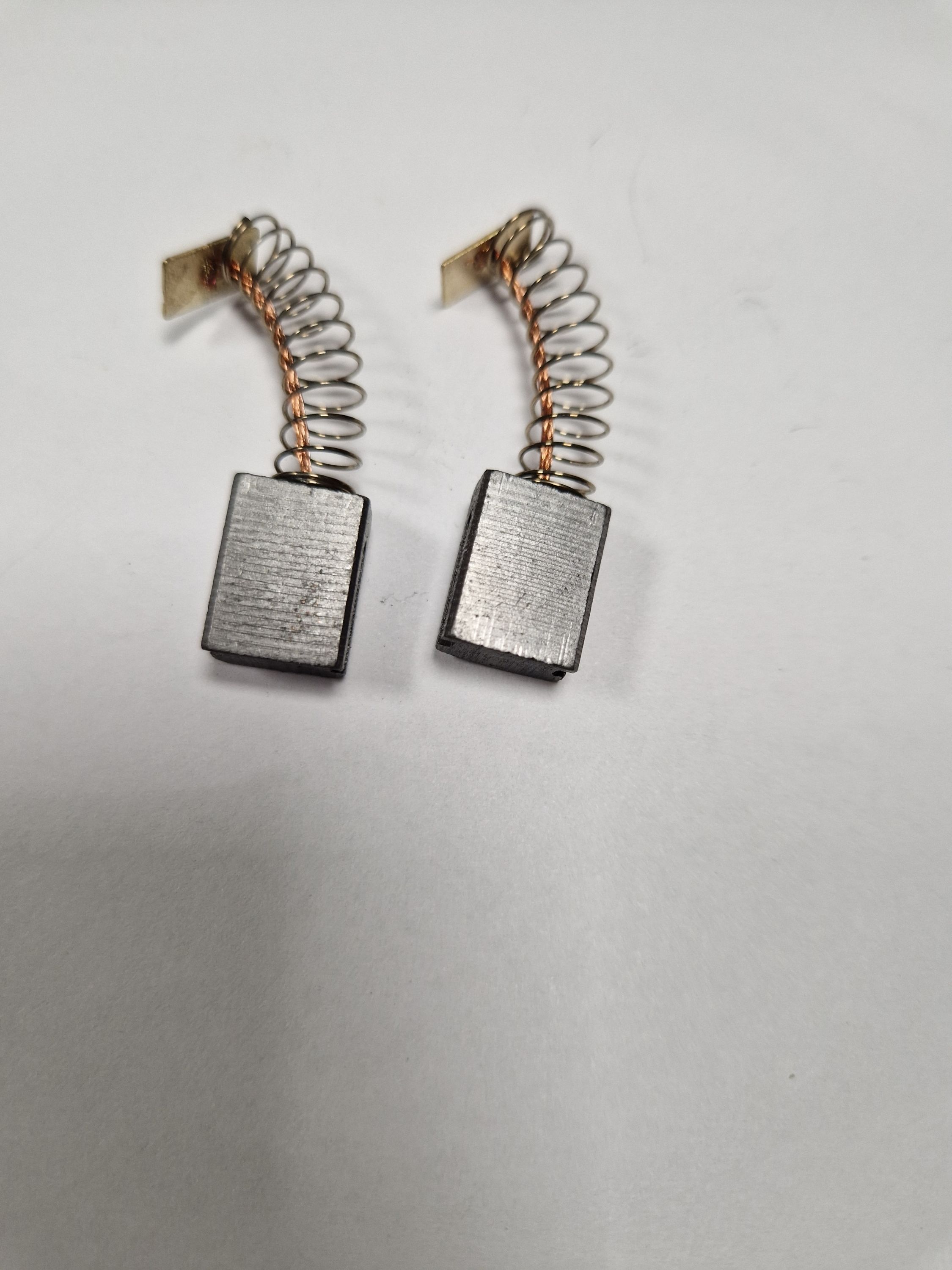 SZÉNKEFE RUGÓS 6,3x11 termék fő termékképe