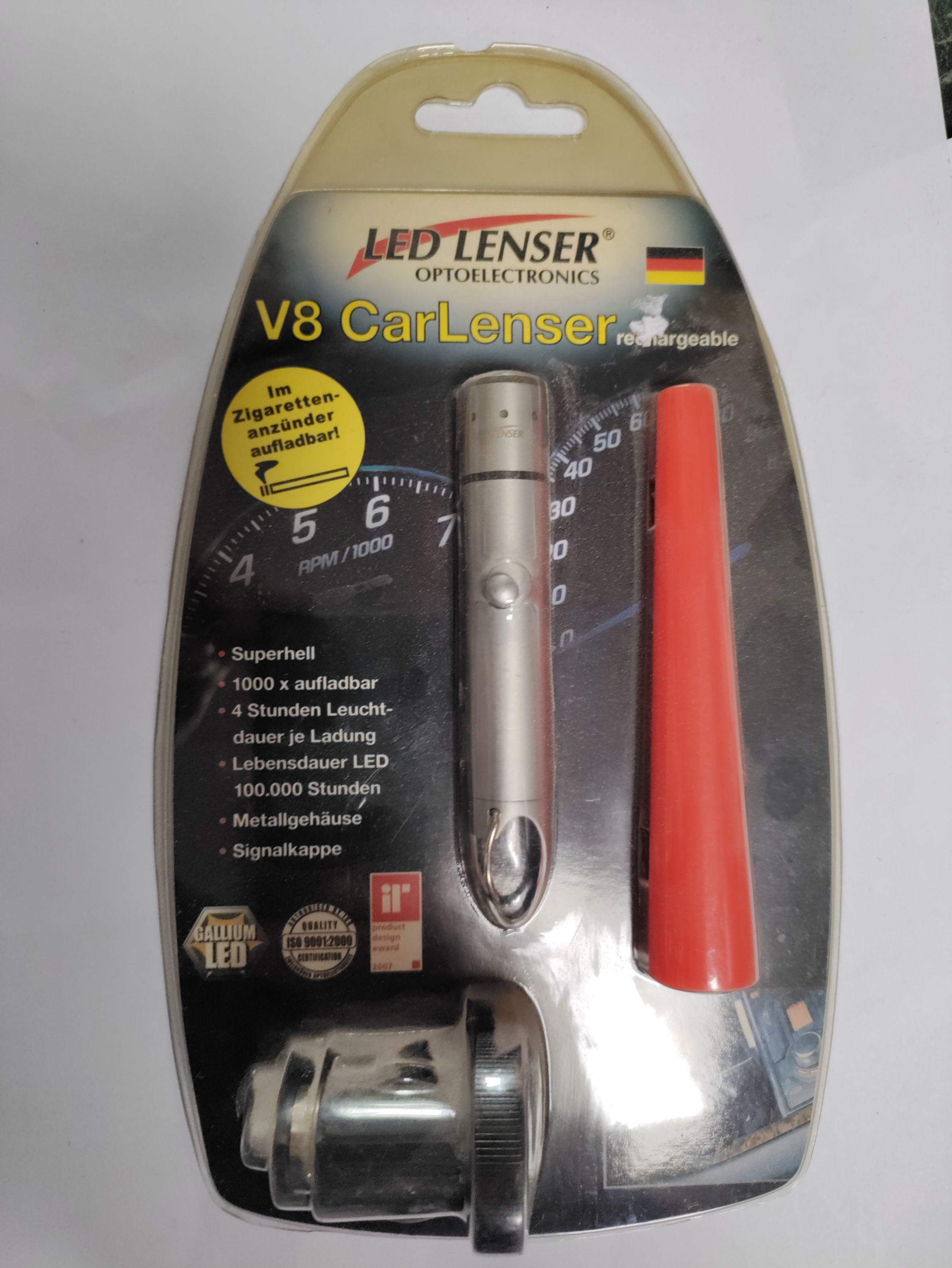 LED LENSER Autós lámpa V8 termék fő termékképe