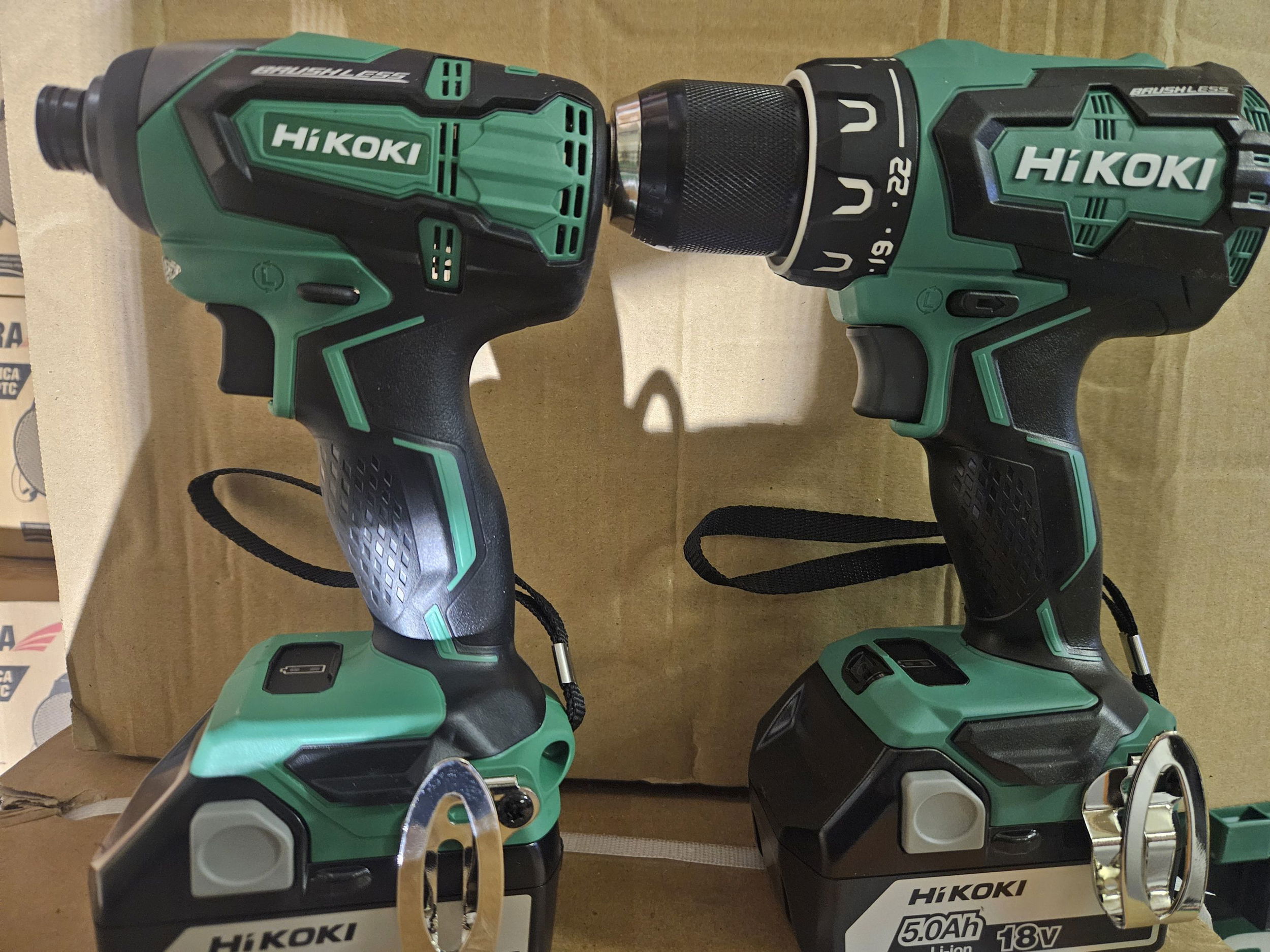 HIKOKI Akkumulátoros  szett ( DS18DBSL , WH18DBAL , 2db 5 A.h akkumlurátor , töltő , Hitbox ) termék fő termékképe