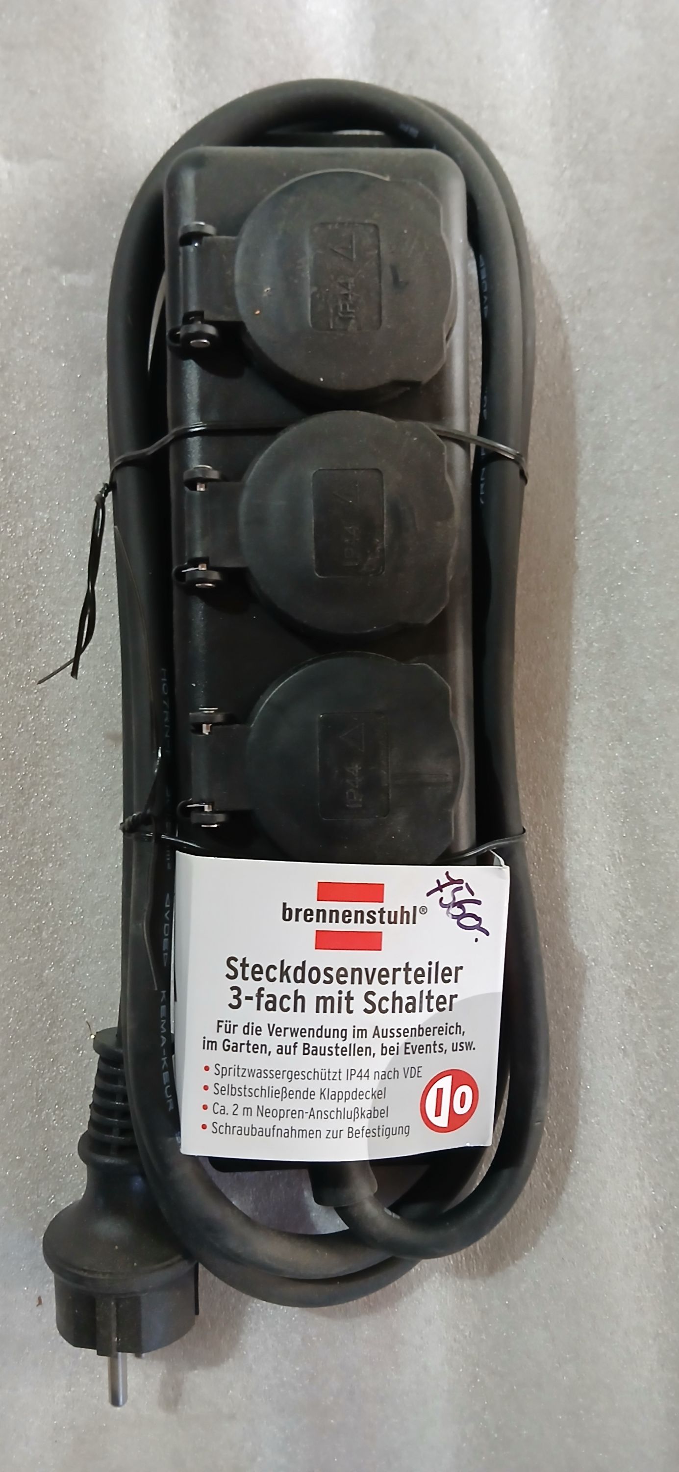 Brennenstuhl Elosztó 3 aljzat kapcsolós 2m iP44 termék fő termékképe