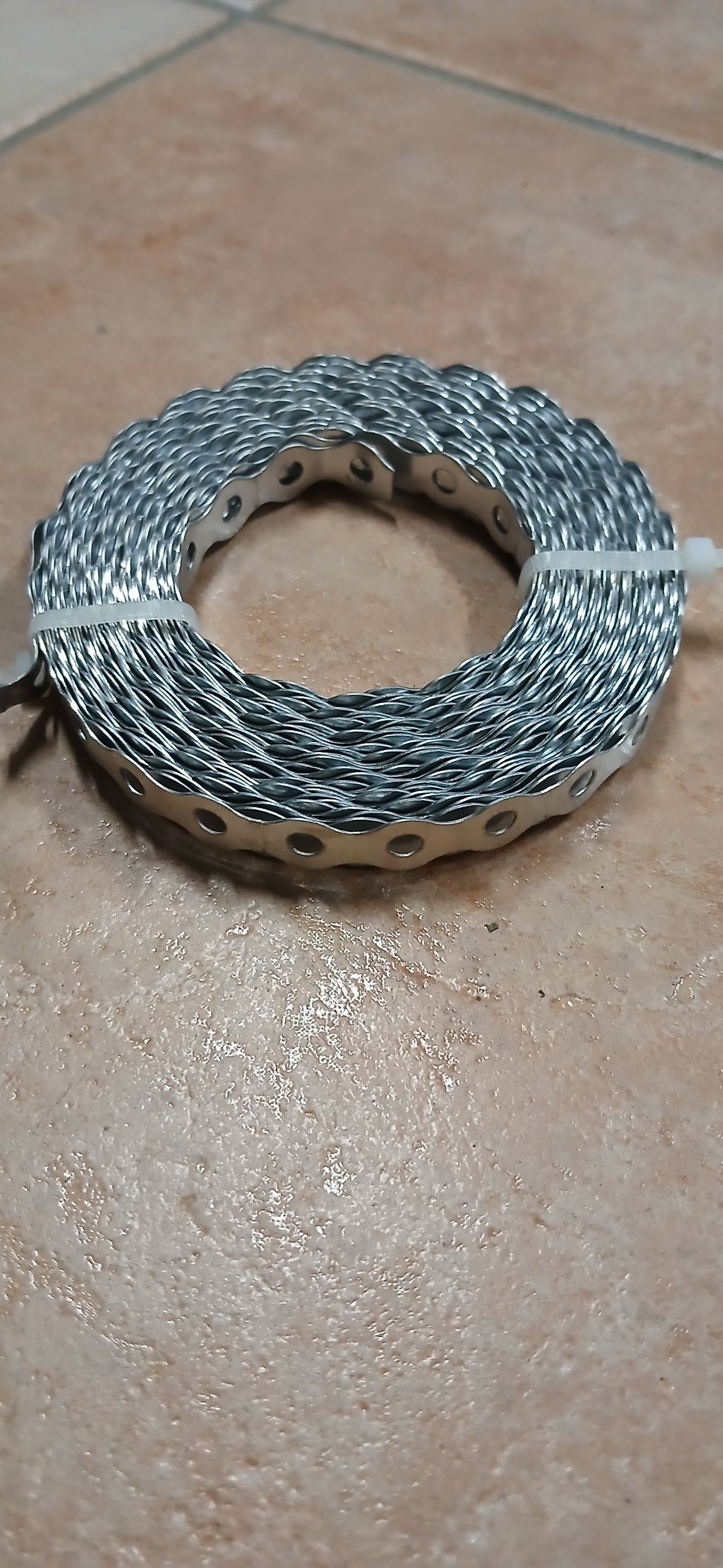 ITH Hiltiszalag 6-es furattal 10m/tekercs termék fő termékképe