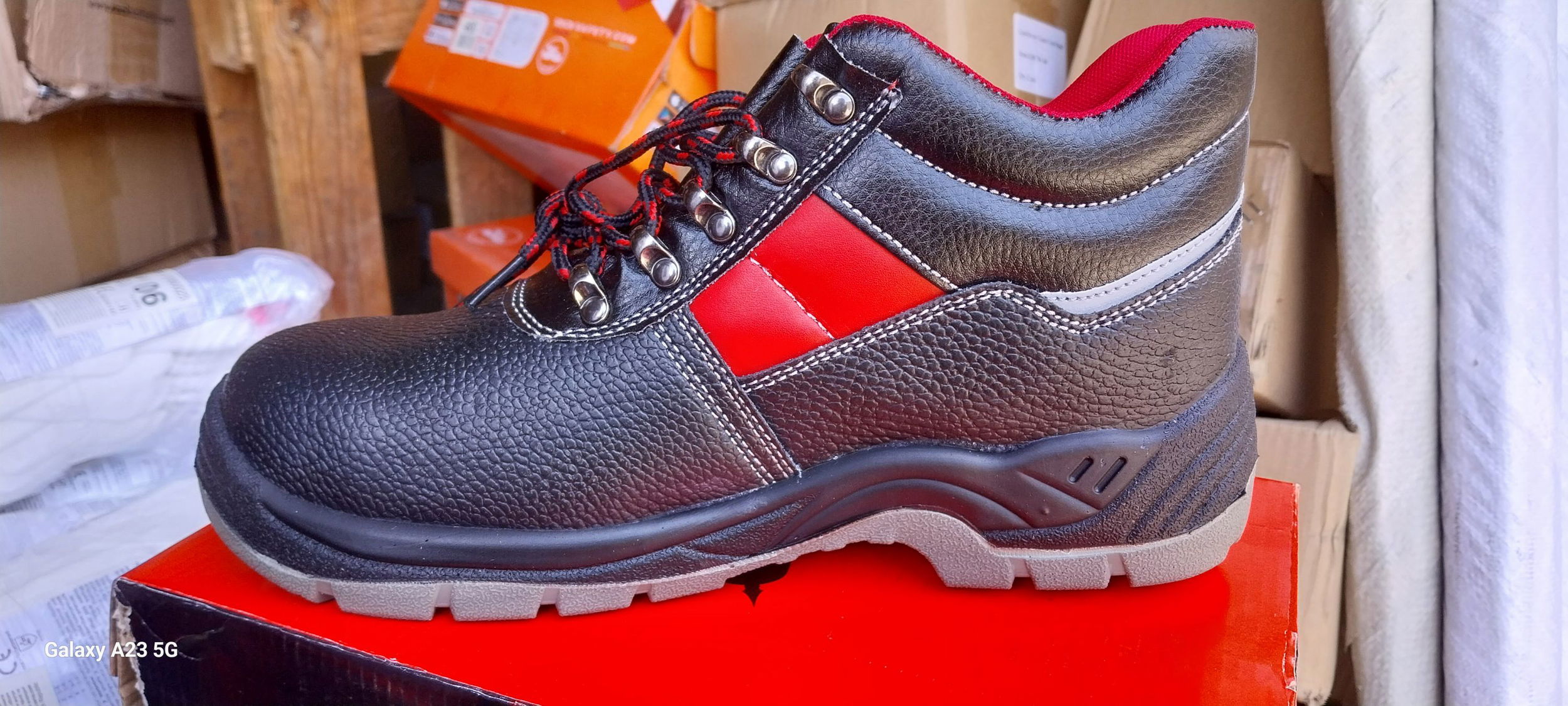 JENA Munkavédelmi Bakancs S3 FO SR termék fő termékképe