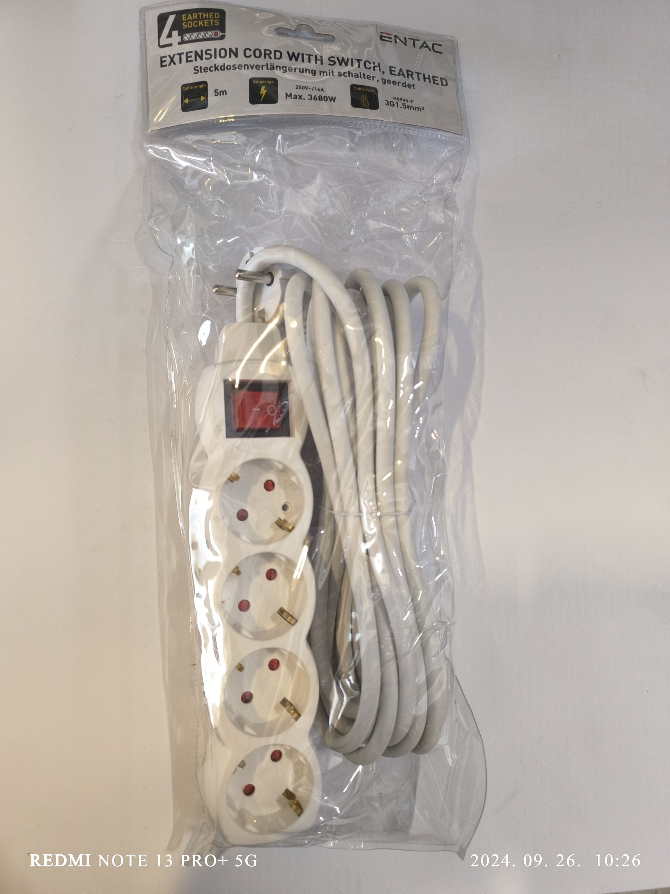 ENTAC elosztó 4 foglalat kapcsolóval 5m  3G1,5mm2 termék fő termékképe