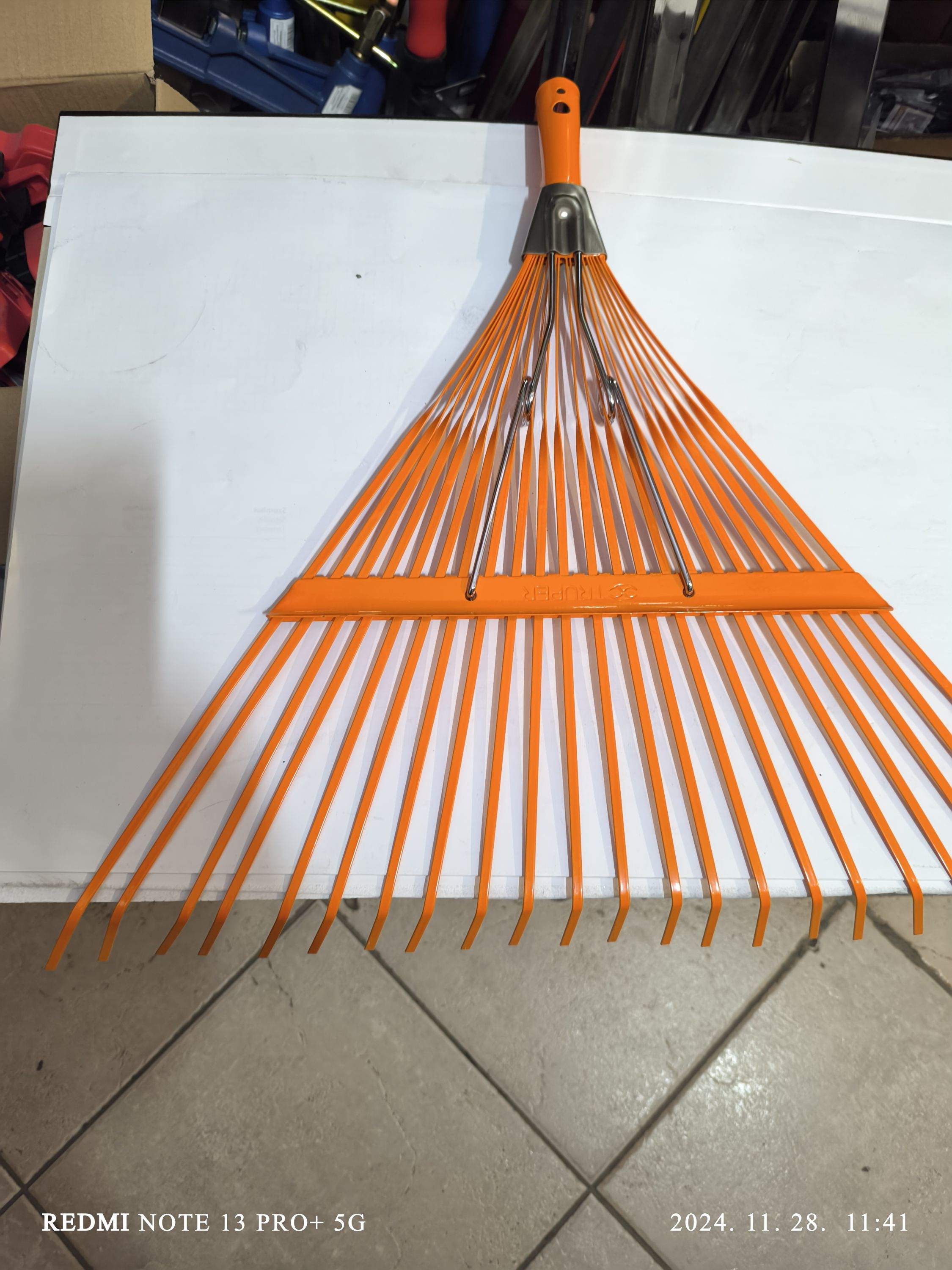 TRUPER Fűseprű EMX-22 ágú termék fő termékképe