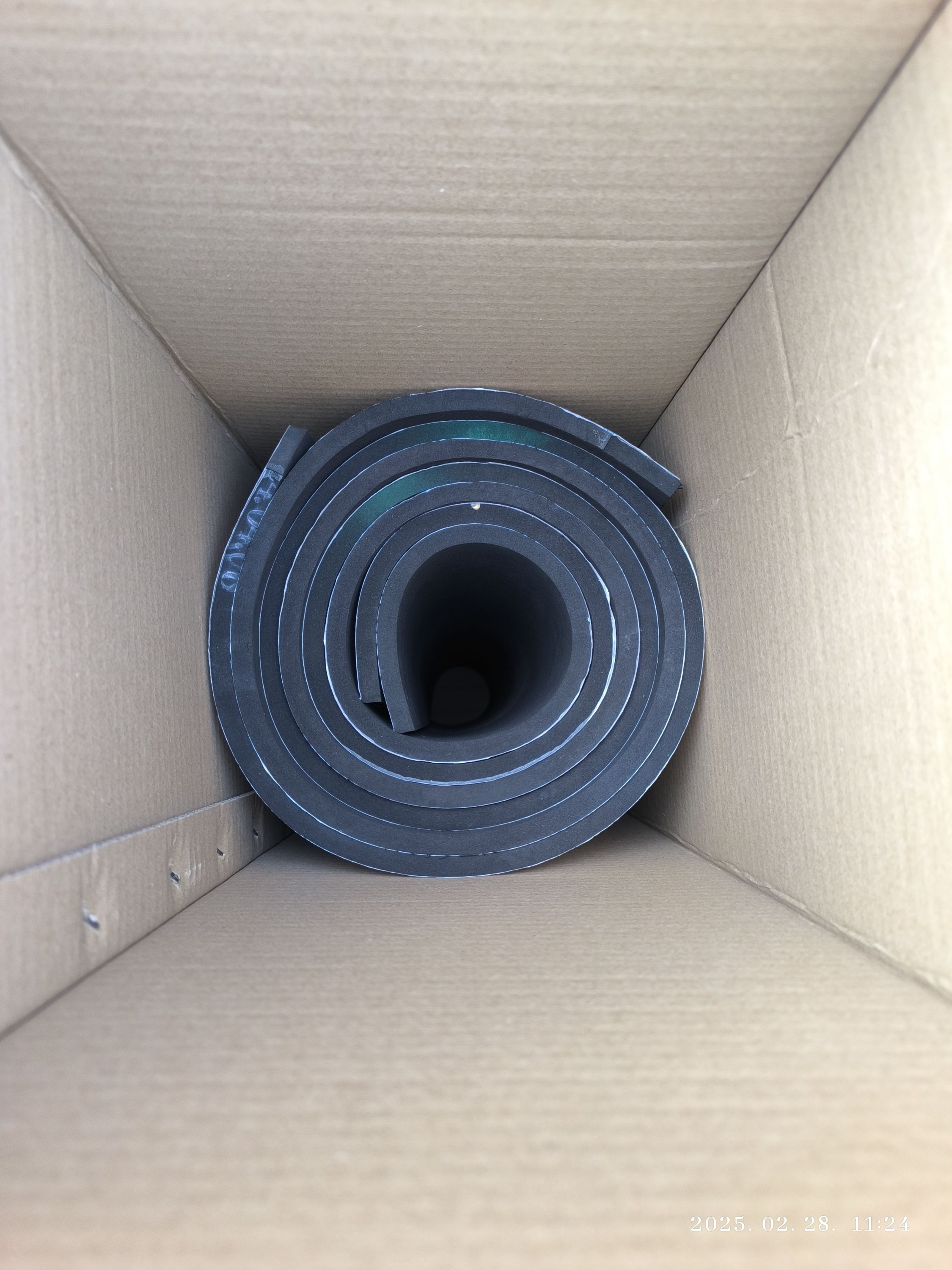 Habszivacs lemez fekete zártcellás  öntapadós bevonat 1mx2mx10mm termék fő termékképe